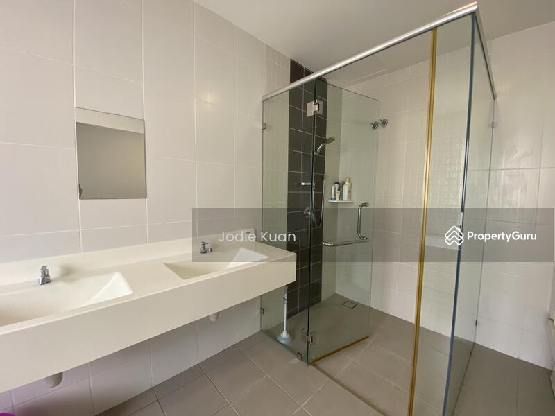 Master Bedroom Ensuite Bath
