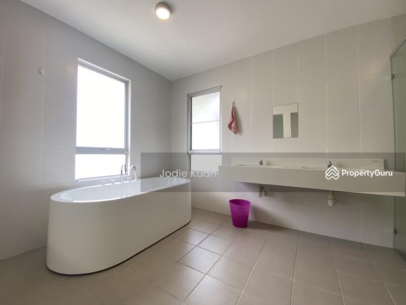 Master Bedroom Ensuite Bath