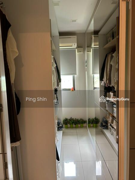 Walk-in Wardrobe