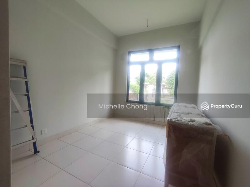 3-storey Terraced House for Sale in Denai Alam (Shah Alam) - Michelle Chong - Guest room - PropertyGuru.com.my