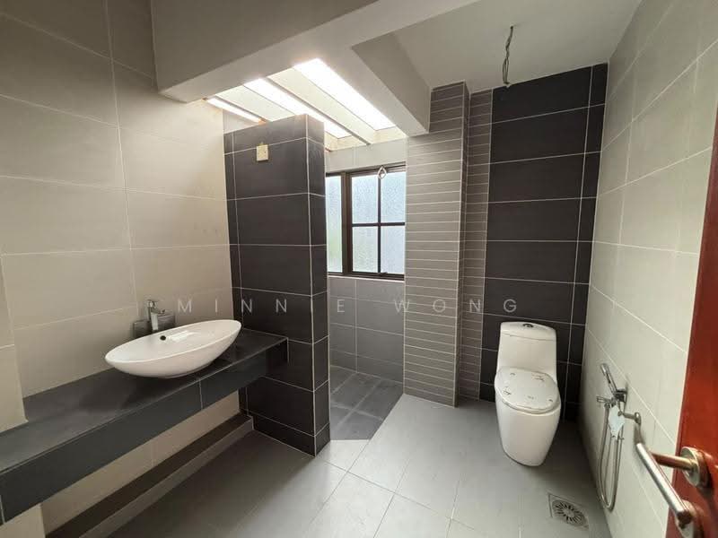 Semi-Detached House for Sale in Rawang (Selangor) - Minnie Wong - Bathroom - PropertyGuru.com.my