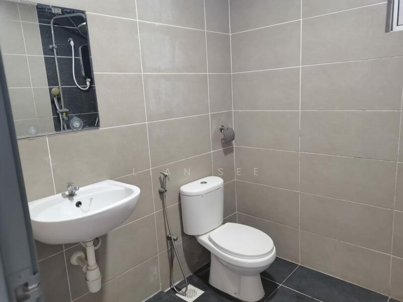 Palm Garden Apartment untuk Untuk Disewa - RM 1,400 /bulan, Feb 2026 - Bathroom - PropertyGuru.com.my