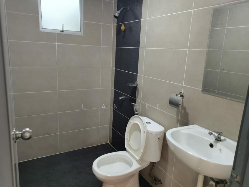 Palm Garden Apartment untuk Untuk Disewa - RM 1,400 /bulan, Feb 2026 - Bathroom - PropertyGuru.com.my