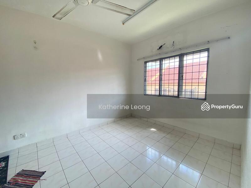 For Sale - Sri Putra Apartment @ Sungai Buloh