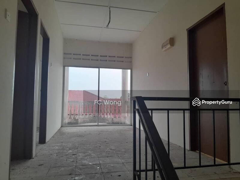 Rumah Berkembar untuk Dijual di Taman Temerloh Jaya (Perak) - FC Wong - Corridor - PropertyGuru.com.my