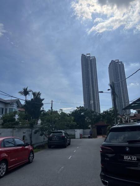 Semi-Detached House for Sale in Kelana Jaya (Petaling Jaya) - Ivy Yap - Exterior - PropertyGuru.com.my