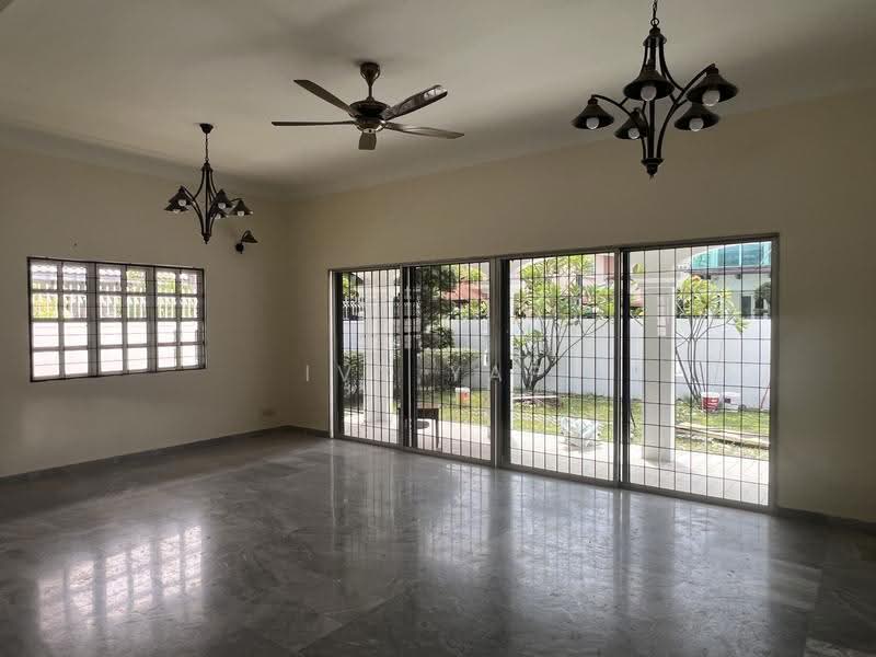 Semi-Detached House for Sale in Kelana Jaya (Petaling Jaya) - Ivy Yap - Living Room - PropertyGuru.com.my