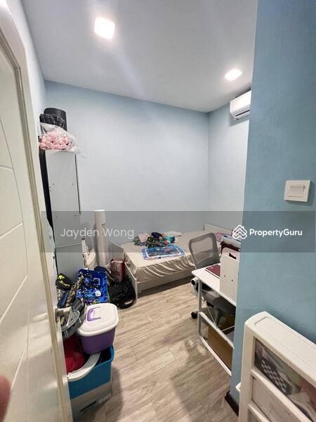 Untuk Dijual - Pekan Nanas Jalan Bunga Teratai