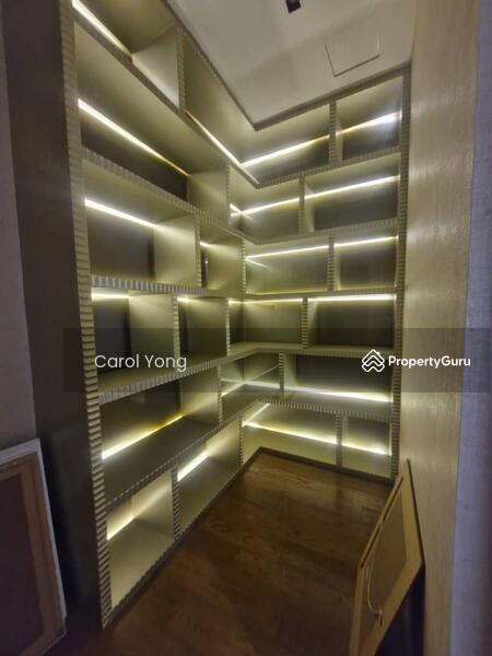 Walk in wardrobe