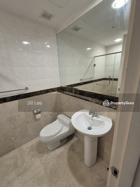 2nd bedroom Bathroom