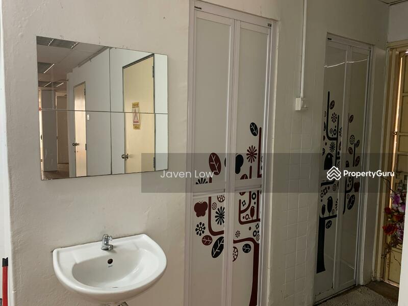 Shop for Sale in Pudu (KL City Centre) - Javen Low - Bathroom - PropertyGuru.com.my