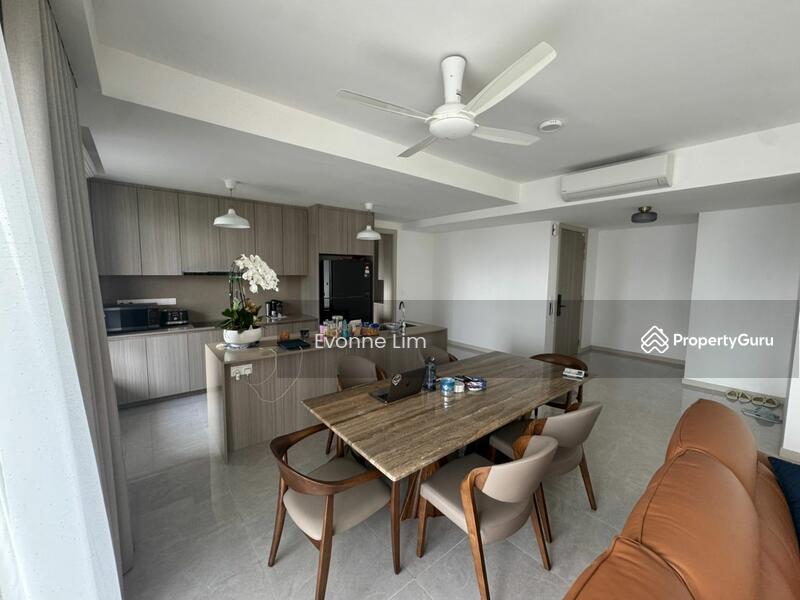 Dining & Dry Kitchen