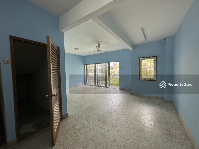 Living Room(actual photo)