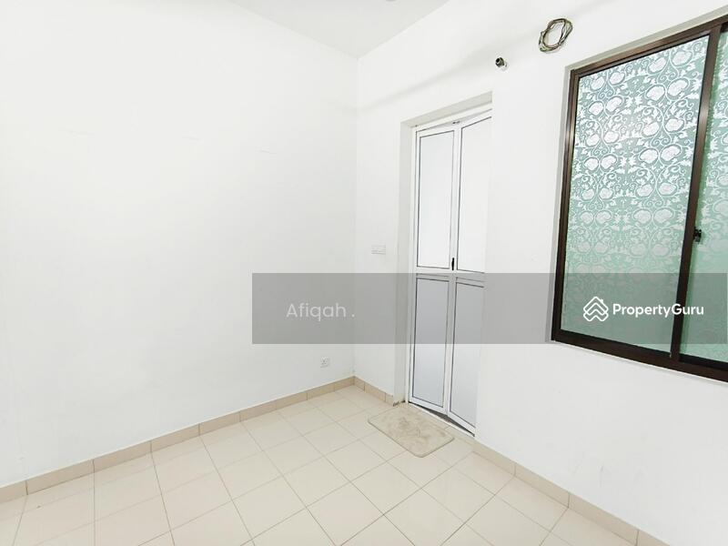 Utility room / study room