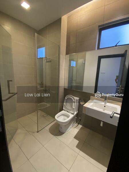 Semi-Detached House for Rent in Leisure Farm (Gelang Patah) - Low Lai Lien - Bathroom - PropertyGuru.com.my