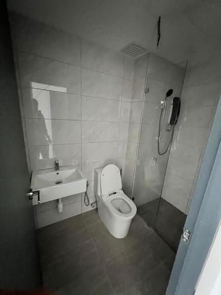Service Residence for Sale at Altris Residences @ The Quartz WM - Rony Yeo - Bathroom - PropertyGuru.com.my