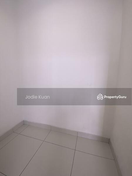 Store Room/Maid Room 