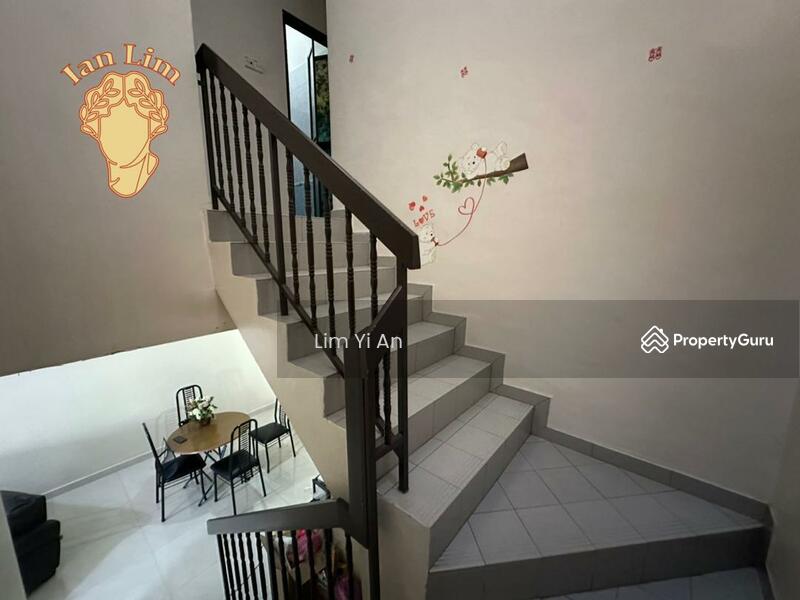 Rumah Berkembar untuk Dijual di Sungai Nibong (Bayan Lepas) - Lim Yi An - Stairs - PropertyGuru.com.my
