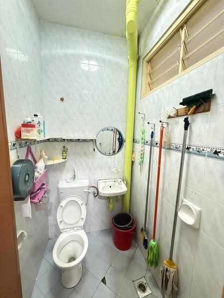 Rumah Teres 2-Tingkat untuk Disewa di Kangkar Pulai (Skudai) - Shirley Haw - Bathroom - PropertyGuru.com.my