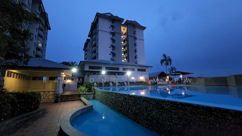 Cheng Heights untuk Untuk Dijual - RM 260,000, Mac 2026 - Pool - PropertyGuru.com.my