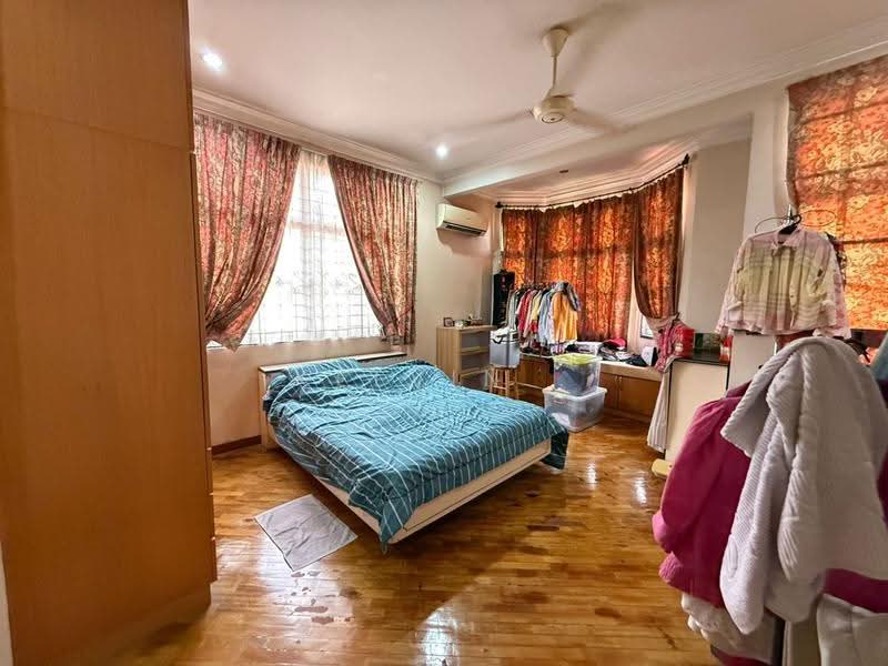 Bungalow House for Sale in Saujana Akasia (Sungai Buloh) - Kelvin . - Bedroom - PropertyGuru.com.my