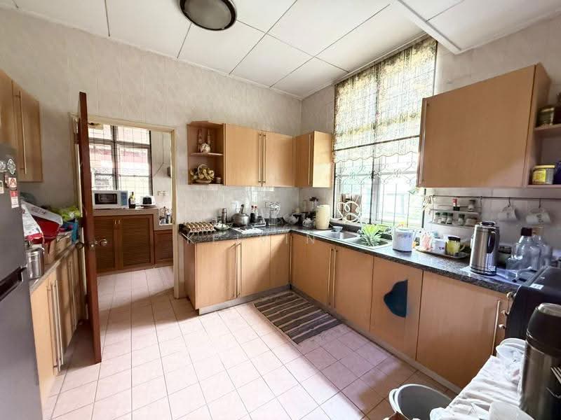 Bungalow House for Sale in Saujana Akasia (Sungai Buloh) - Kelvin . - Kitchen - PropertyGuru.com.my