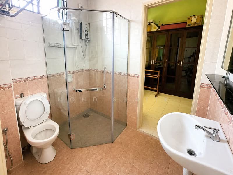 2-storey Terraced House for Sale in Sepang (Selangor) - Mohd Shafik - Bathroom - PropertyGuru.com.my
