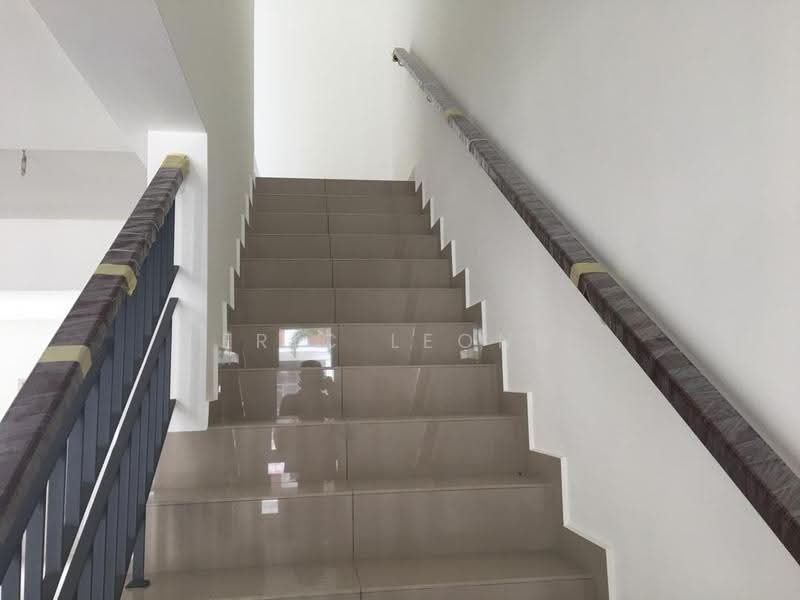 2-storey Terraced House for Sale in Telok Panglima Garang (Selangor) - Eric Leong - Stairs - PropertyGuru.com.my