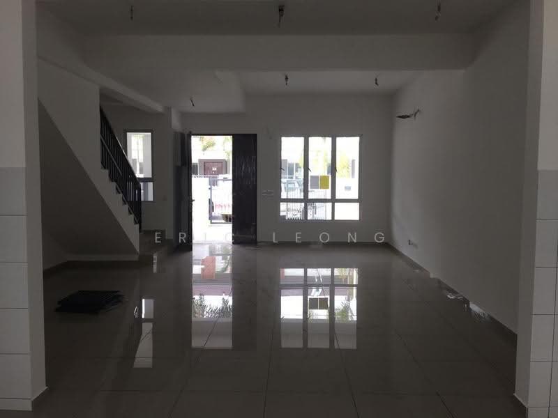 2-storey Terraced House for Sale in Telok Panglima Garang (Selangor) - Eric Leong - Living Room - PropertyGuru.com.my