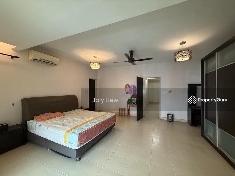 Rumah Teres 3 Tingkat untuk Dijual di Taman Bukit Cheras (Cheras) - Joly Liew - Master Bedroom - PropertyGuru.com.my