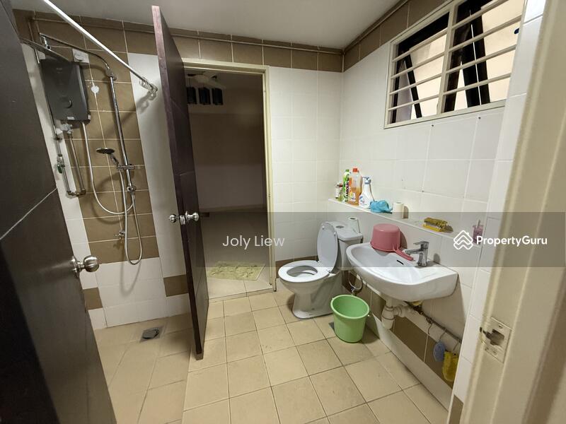 Rumah Teres 3 Tingkat untuk Dijual di Taman Bukit Cheras (Cheras) - Joly Liew - Bathroom - PropertyGuru.com.my