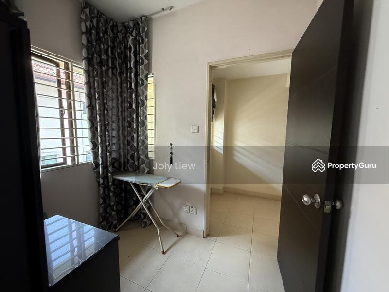 Rumah Teres 3 Tingkat untuk Dijual di Taman Bukit Cheras (Cheras) - Joly Liew - Study - PropertyGuru.com.my