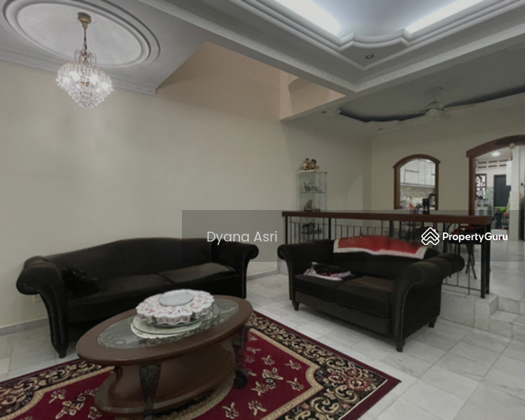 Rumah Teres 2 Tingkat untuk Dijual di Bukit Jelutong (Shah Alam) - Dyana Asri - Living Room - PropertyGuru.com.my