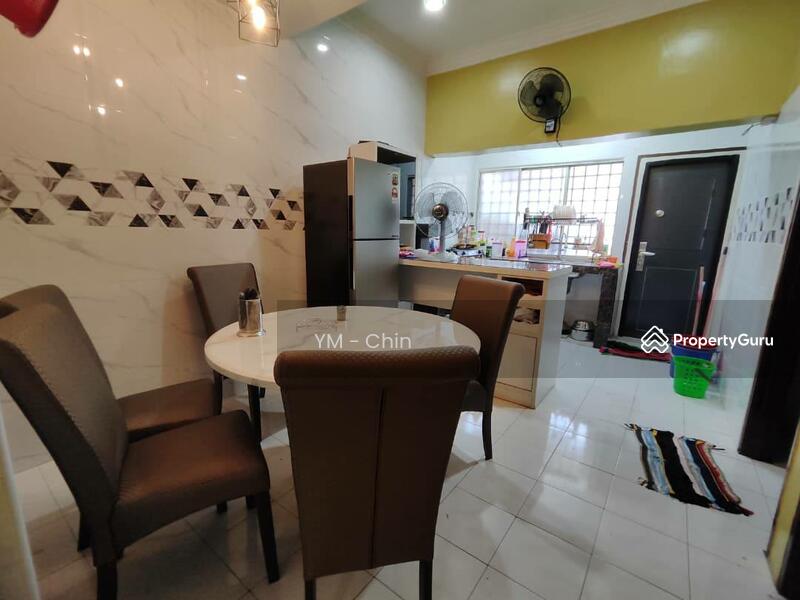 Dining/Kitchen