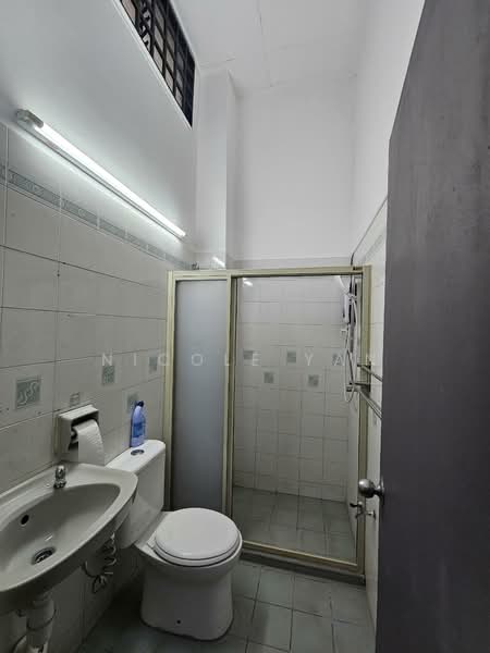 2-storey Terraced House for Rent in Bandar Sri Damansara (Selangor) - Nicole Yan - Bathroom - PropertyGuru.com.my