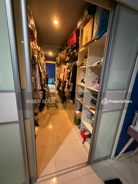 walk in wardrobe
