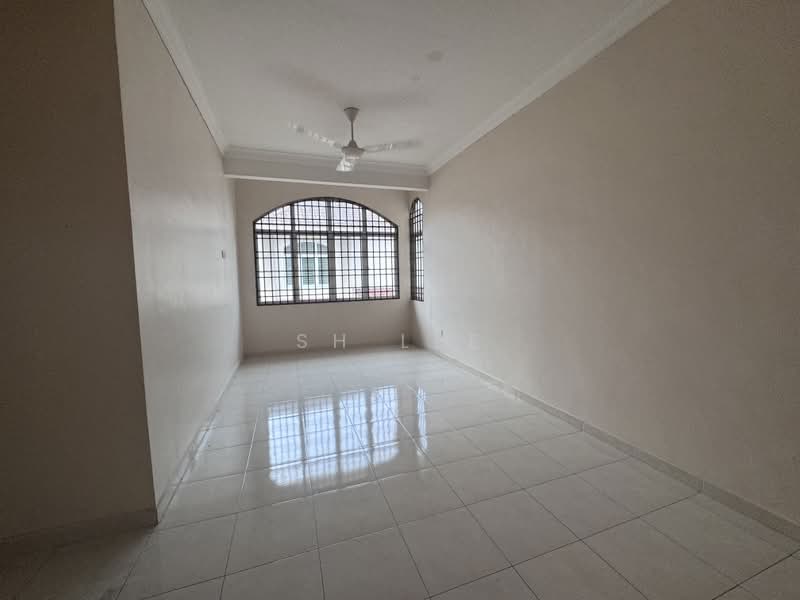 Rumah Berkembar untuk Dijual di Taman Merbau Indah (Butterworth) - SH Lee - Living Room - PropertyGuru.com.my