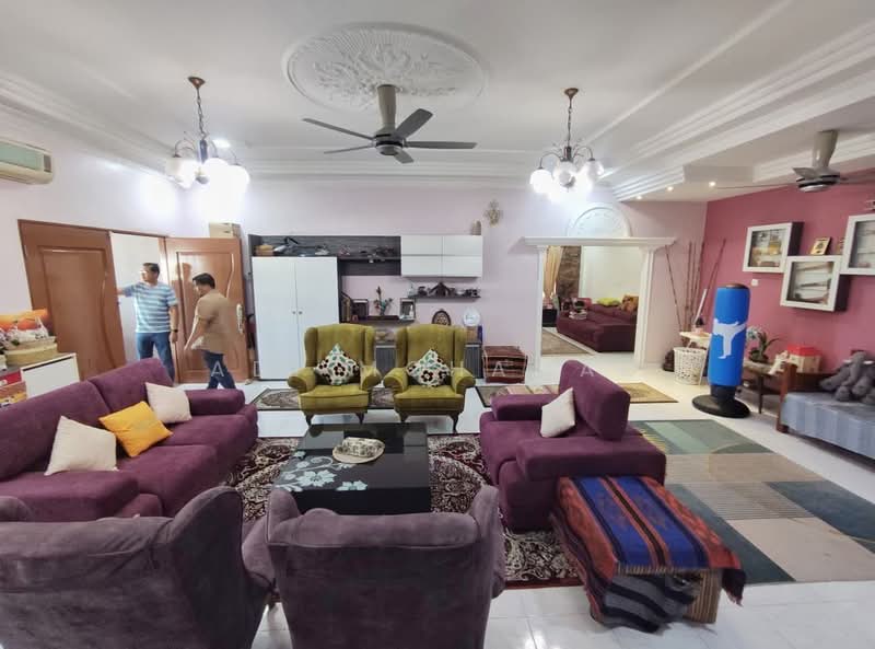 Bungalow for Sale in Taman Setia Jaya (Banting) - Adi Mohamad - Living Room - PropertyGuru.com.my