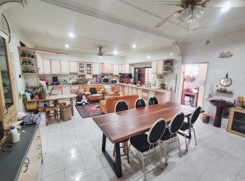 Bungalow for Sale in Taman Setia Jaya (Banting) - Adi Mohamad - Kitchen - PropertyGuru.com.my