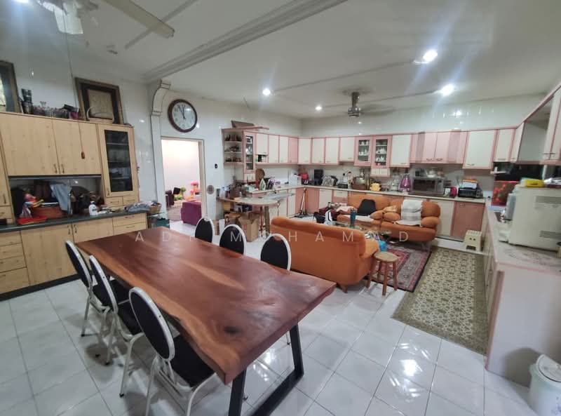 Bungalow for Sale in Taman Setia Jaya (Banting) - Adi Mohamad - Kitchen - PropertyGuru.com.my