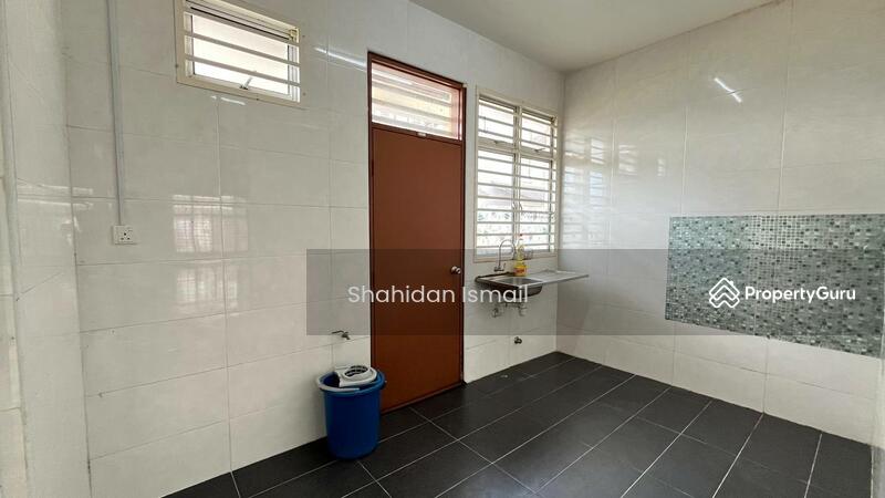Rumah Teres 2-Tingkat untuk Dijual di Bandar Springhill (Jimah) - Shahidan Ismail - Kitchen - PropertyGuru.com.my