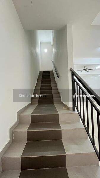 Rumah Teres 2-Tingkat untuk Dijual di Bandar Springhill (Jimah) - Shahidan Ismail - Corridor - PropertyGuru.com.my