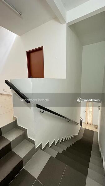 Rumah Teres 2-Tingkat untuk Dijual di Bandar Springhill (Jimah) - Shahidan Ismail - Corridor - PropertyGuru.com.my