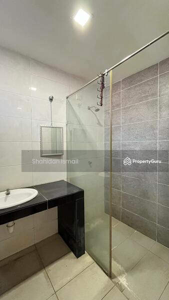 Rumah Teres 2-Tingkat untuk Dijual di Bandar Springhill (Jimah) - Shahidan Ismail - Bathroom - PropertyGuru.com.my
