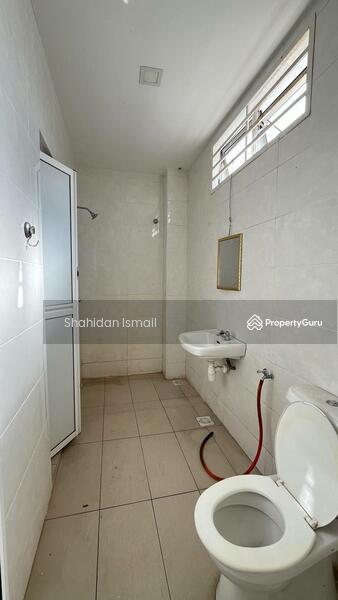 Rumah Teres 2-Tingkat untuk Dijual di Bandar Springhill (Jimah) - Shahidan Ismail - Bathroom - PropertyGuru.com.my