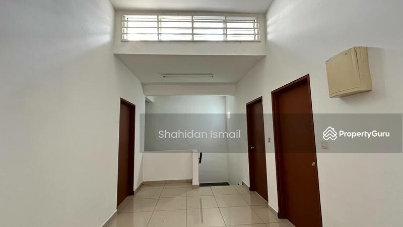 Rumah Teres 2-Tingkat untuk Dijual di Bandar Springhill (Jimah) - Shahidan Ismail - Corridor - PropertyGuru.com.my