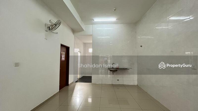 Rumah Teres 2-Tingkat untuk Dijual di Bandar Springhill (Jimah) - Shahidan Ismail - Corridor - PropertyGuru.com.my