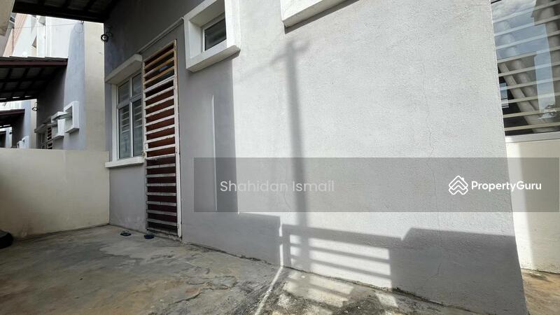 Rumah Teres 2-Tingkat untuk Dijual di Bandar Springhill (Jimah) - Shahidan Ismail - Exterior - PropertyGuru.com.my
