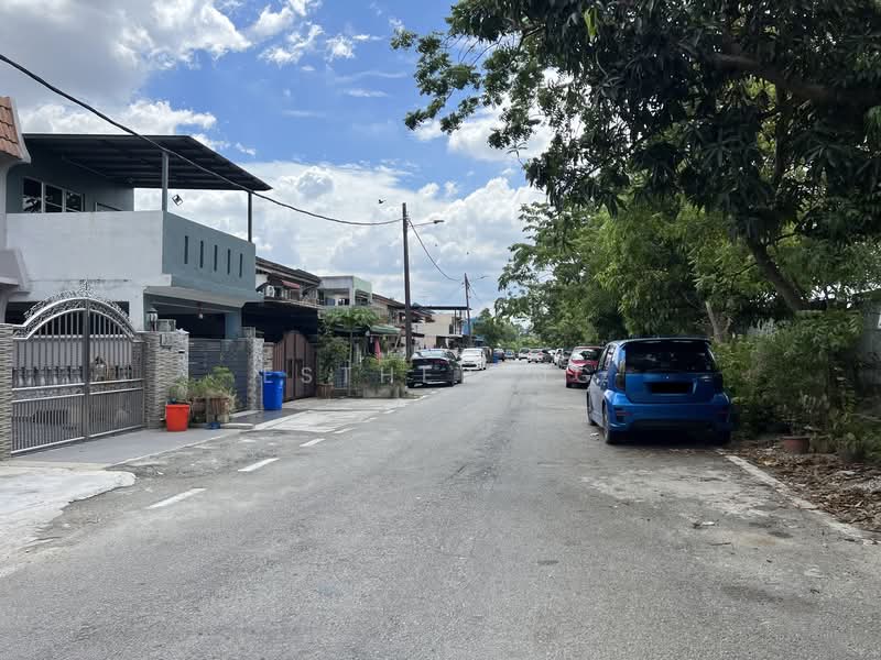 2-storey Terraced House for Sale in Seksyen 25 (Shah Alam) - Esther Ng - Exterior - PropertyGuru.com.my