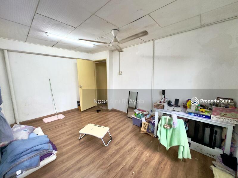 For Sale - CORNER LOT Taman Serdang Jaya Seri Kembangan Terrace House
